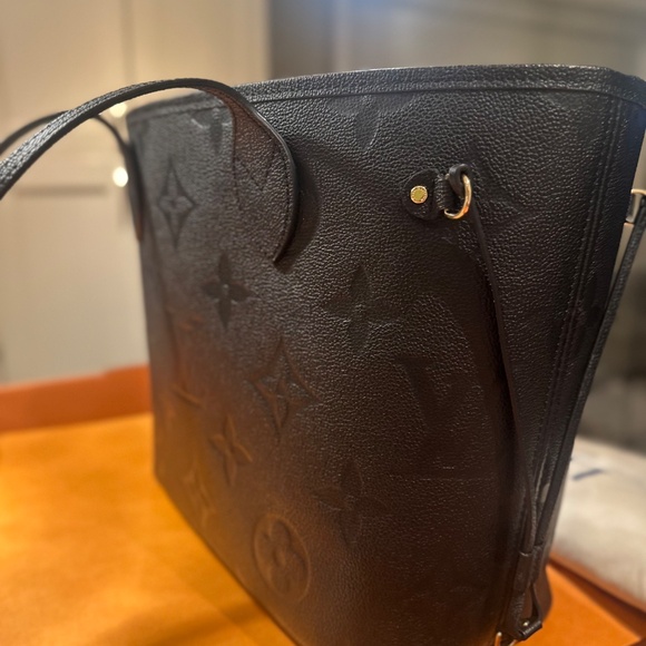 Genuine Louis Vuitton Never Full MM - Picture 9 of 14